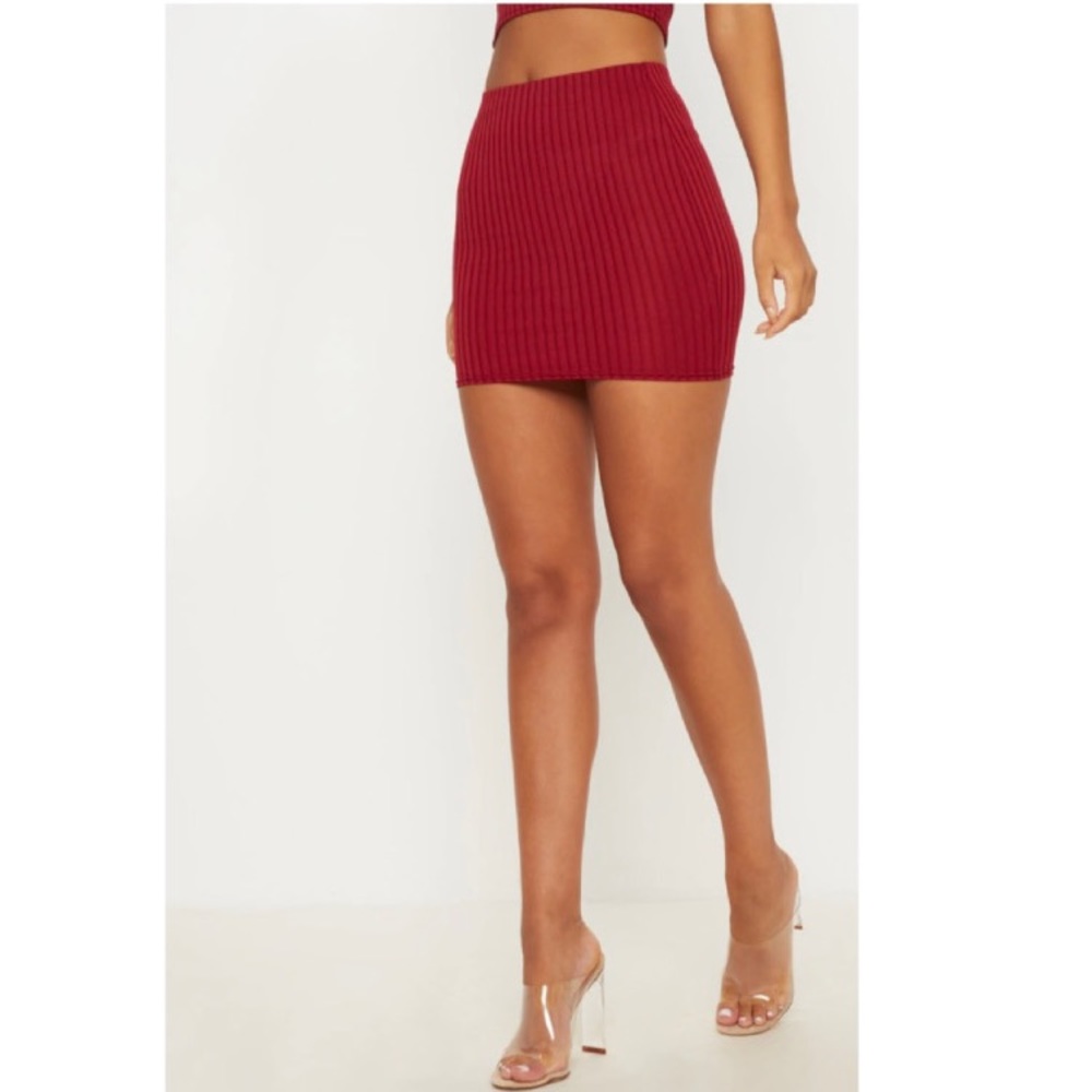 PrettyLittleThing Burgundy Ribbed Mini Skirt, size 10